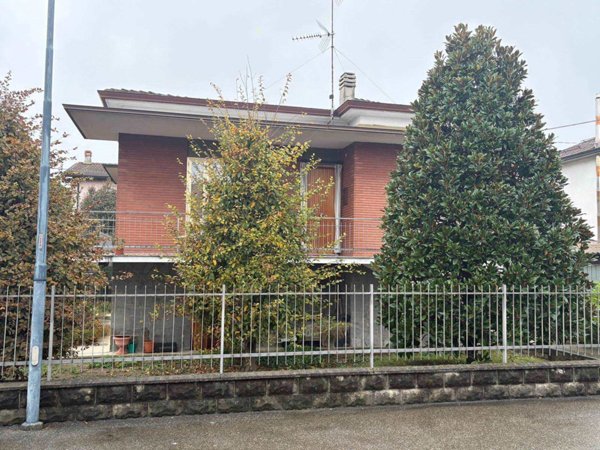 casa indipendente in vendita a Rottofreno