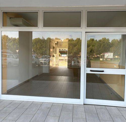 negozio in vendita a Rottofreno