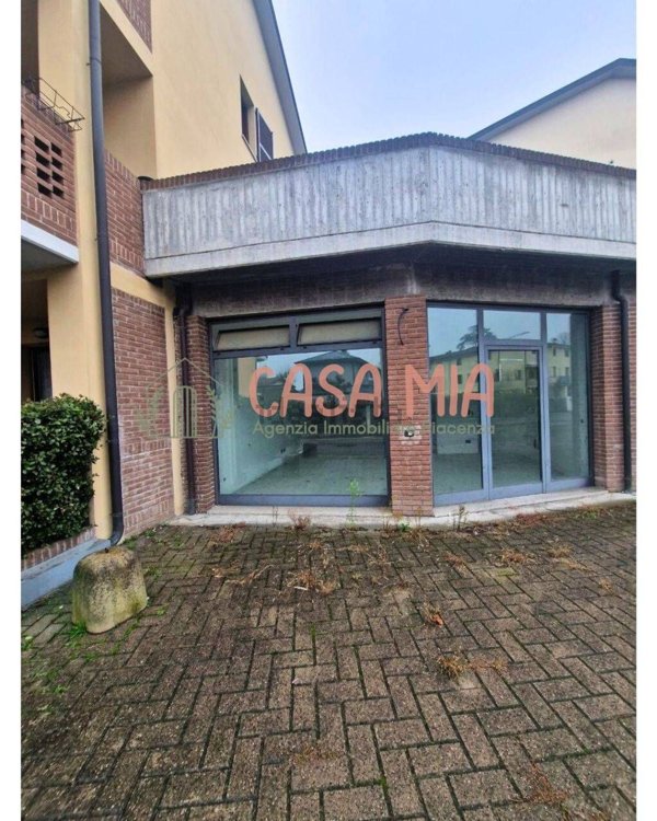 negozio in vendita a Rottofreno