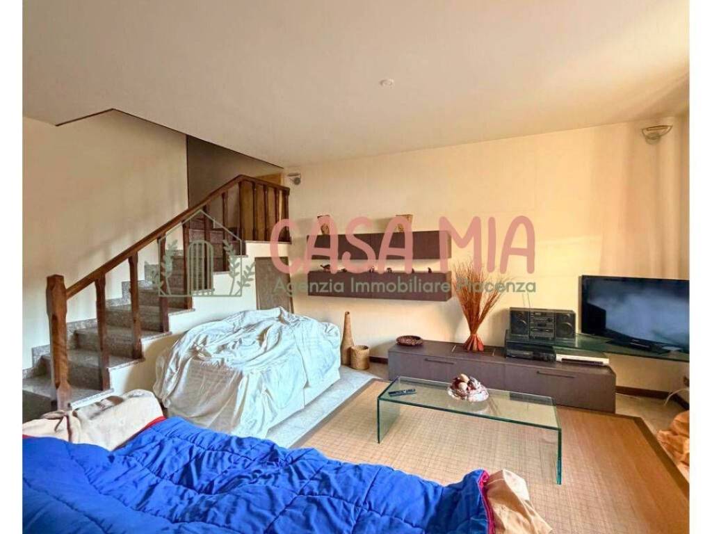 casa indipendente in vendita a Rottofreno