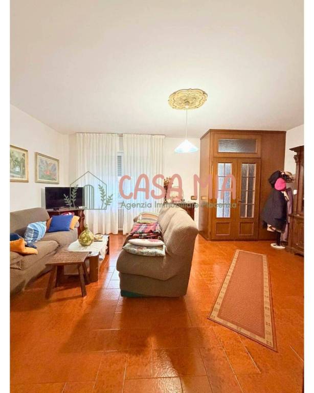 casa indipendente in vendita a Rottofreno