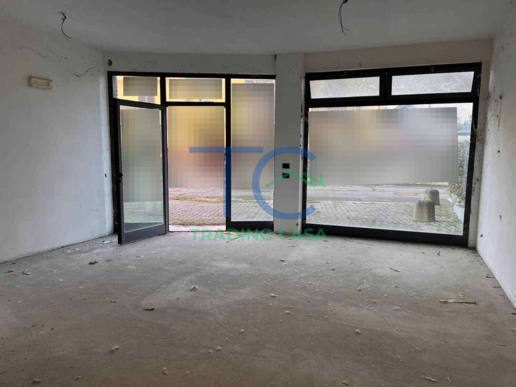 negozio in vendita a Rottofreno