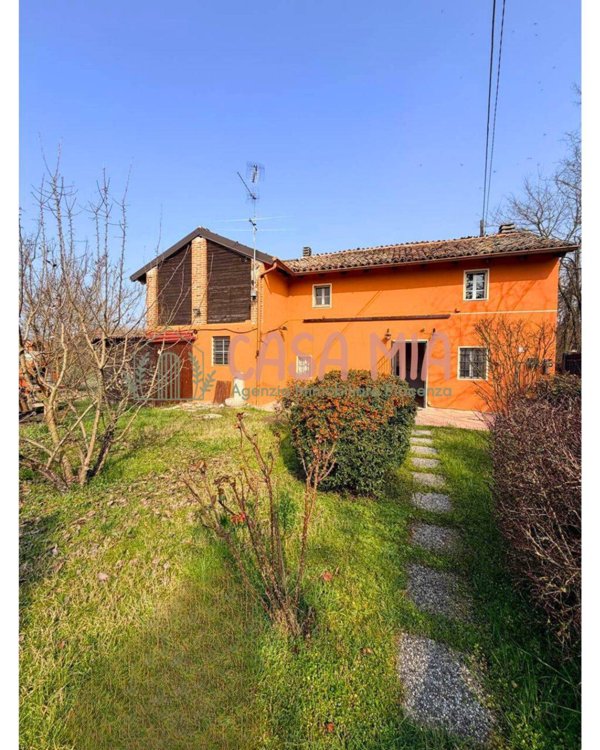 casa indipendente in vendita a Rottofreno