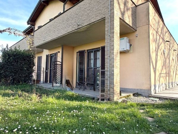 casa indipendente in vendita a Rottofreno