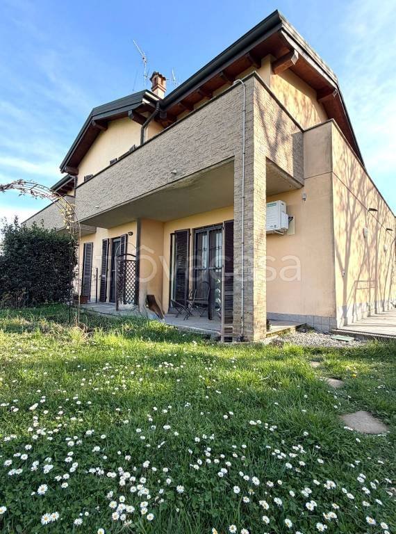 casa indipendente in vendita a Rottofreno