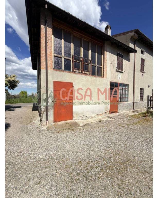 casa indipendente in vendita a Rottofreno