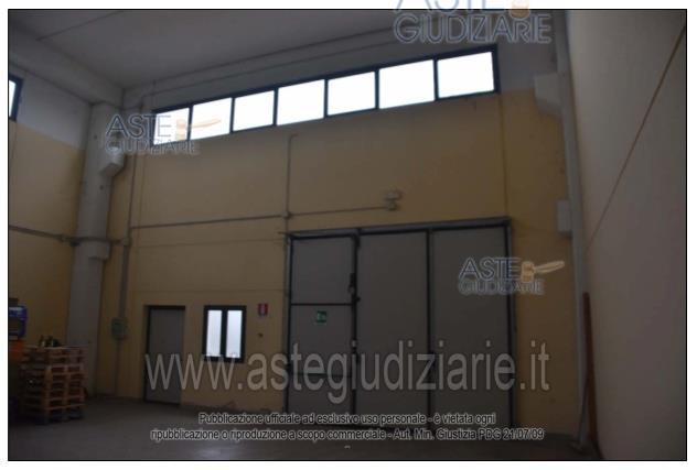 locale commerciale in vendita a Rottofreno