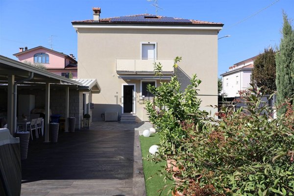 casa indipendente in vendita a Rottofreno