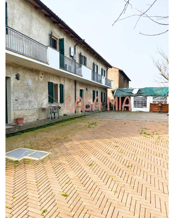 casa indipendente in vendita a Rottofreno