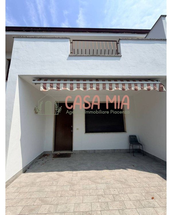 casa indipendente in vendita a Rottofreno in zona San Nicolò a Trebbia