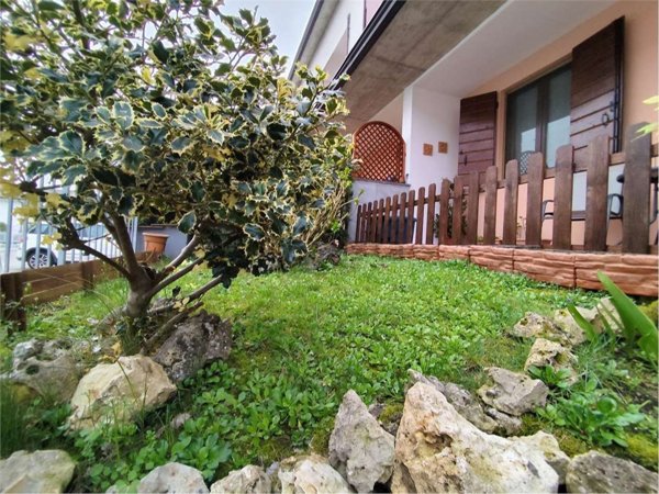 casa indipendente in vendita a Rottofreno in zona San Nicolò a Trebbia