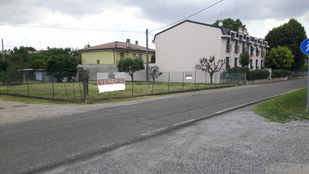 terreno edificabile in vendita a San Giorgio Piacentino