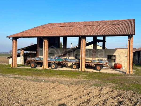 casa indipendente in vendita a San Giorgio Piacentino in zona Centovera