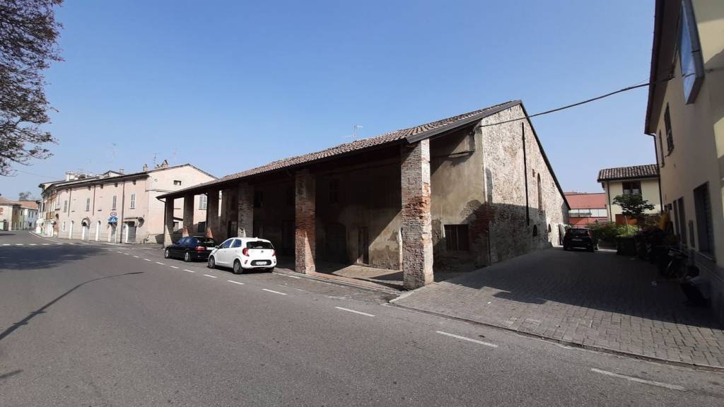 negozio in vendita a San Giorgio Piacentino