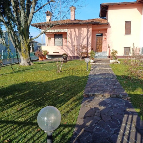 casa indipendente in vendita a San Giorgio Piacentino