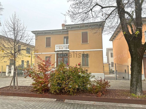 casa indipendente in vendita a San Giorgio Piacentino
