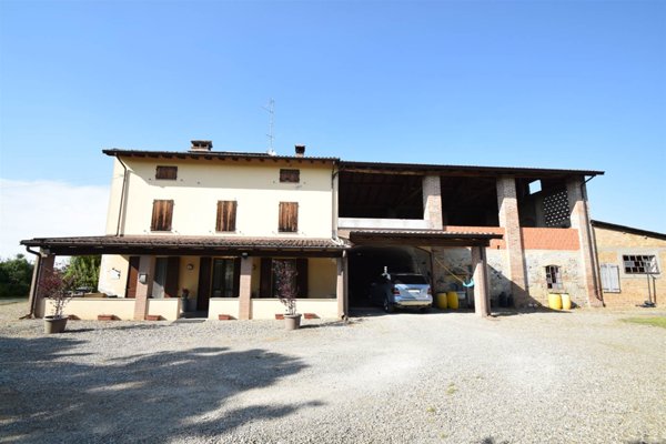 casa indipendente in vendita a San Giorgio Piacentino