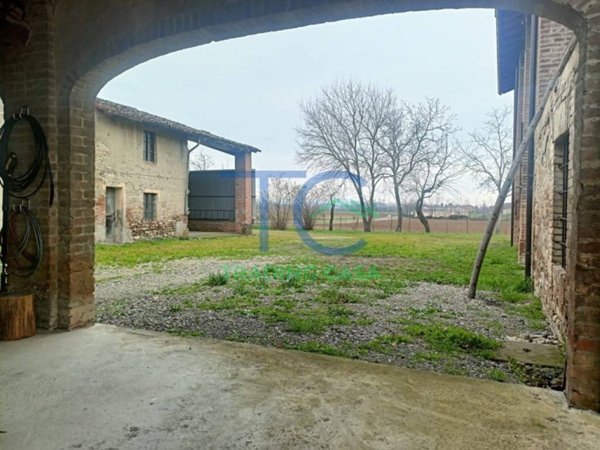 casa indipendente in vendita a San Giorgio Piacentino