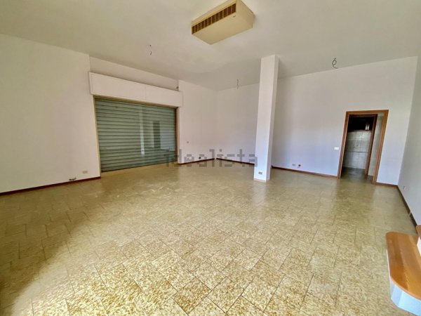 negozio in vendita a San Giorgio Piacentino