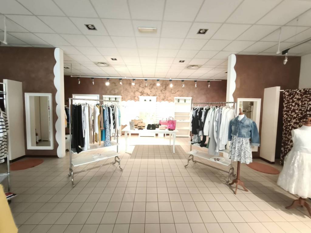 negozio in vendita a San Giorgio Piacentino