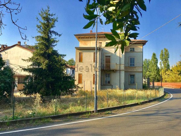 casale in vendita a San Giorgio Piacentino