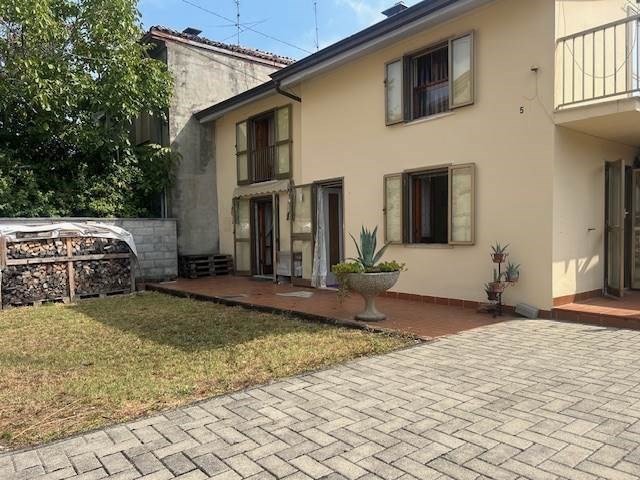 appartamento in vendita a San Giorgio Piacentino in zona Godi