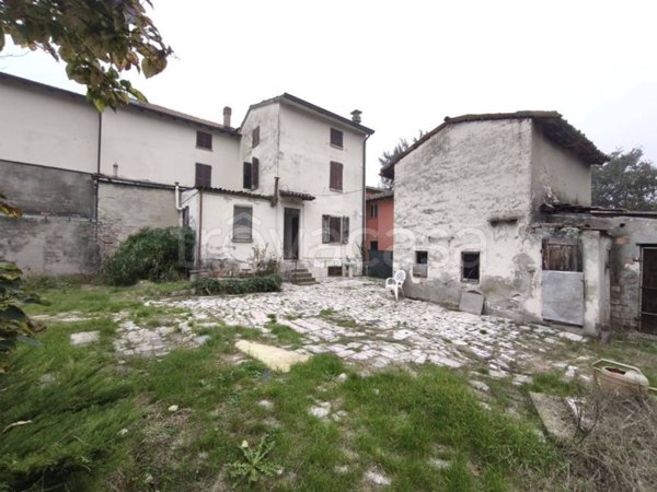 casa indipendente in vendita a San Giorgio Piacentino in zona Viustino