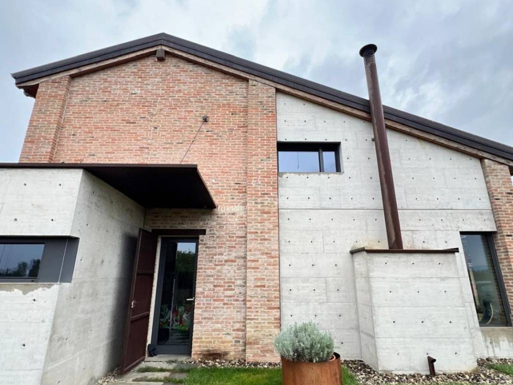 casa indipendente in vendita a San Giorgio Piacentino