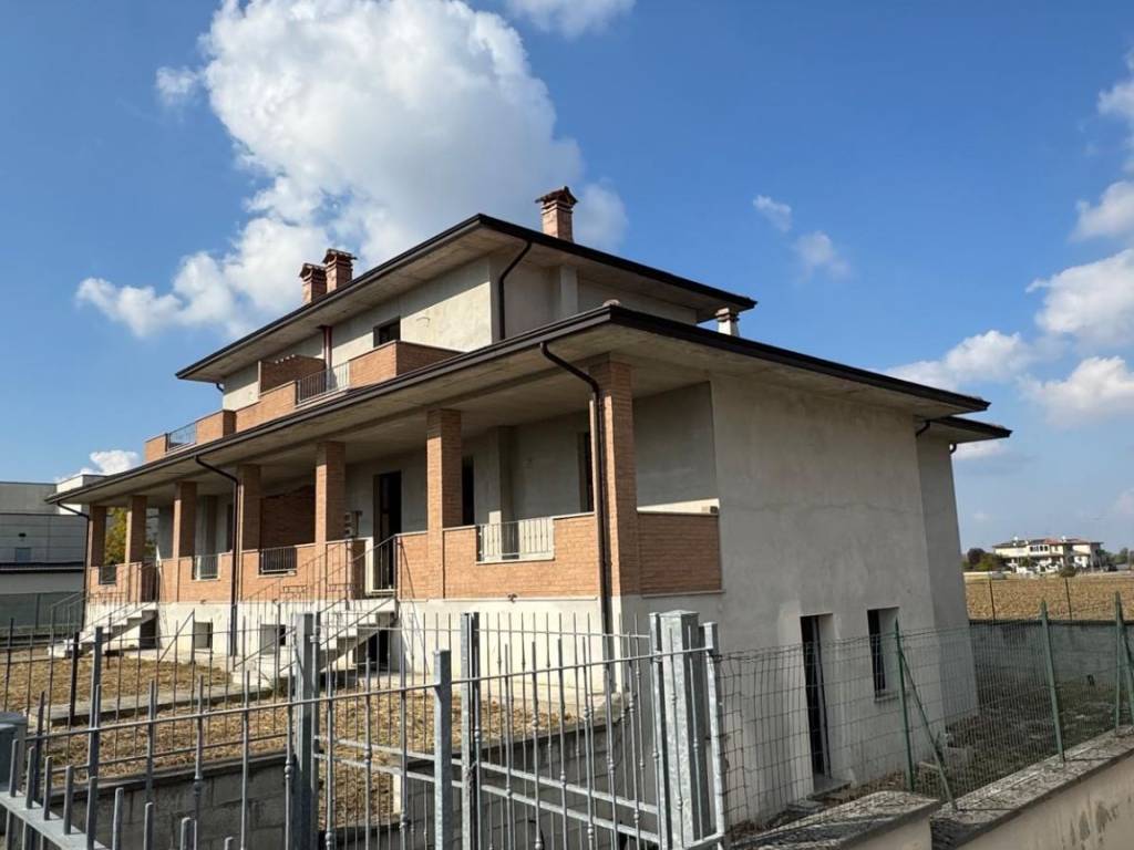 casa indipendente in vendita a San Giorgio Piacentino
