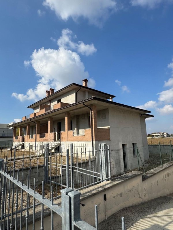 casa indipendente in vendita a San Giorgio Piacentino