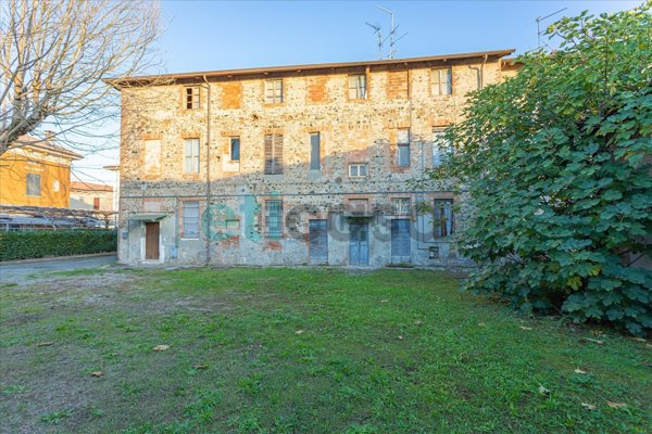 intera palazzina in vendita a San Giorgio Piacentino in zona Centovera