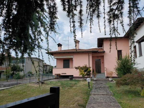casa indipendente in vendita a San Giorgio Piacentino