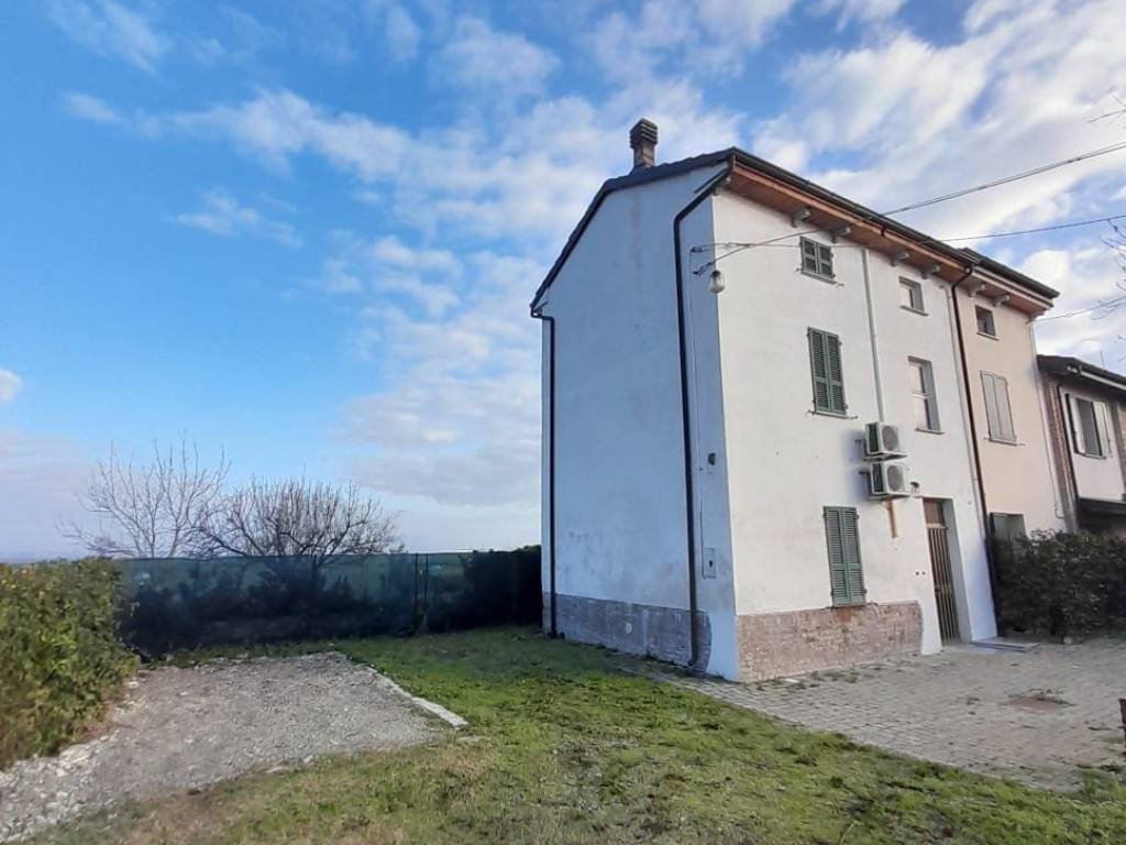 casa indipendente in vendita a San Giorgio Piacentino