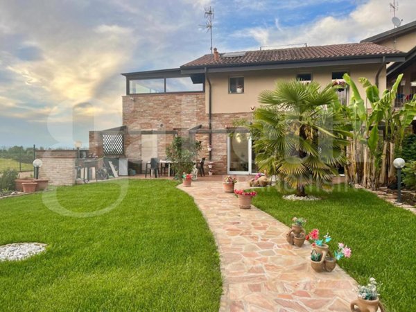 casa indipendente in vendita a San Giorgio Piacentino