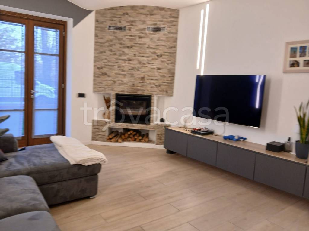 casa indipendente in vendita a San Giorgio Piacentino in zona Viustino