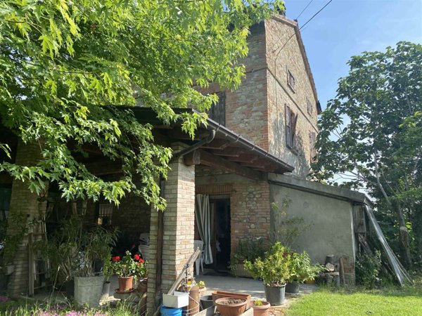 casa indipendente in vendita a San Giorgio Piacentino in zona Viustino