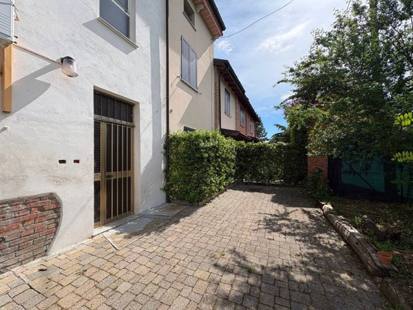 casa indipendente in vendita a San Giorgio Piacentino