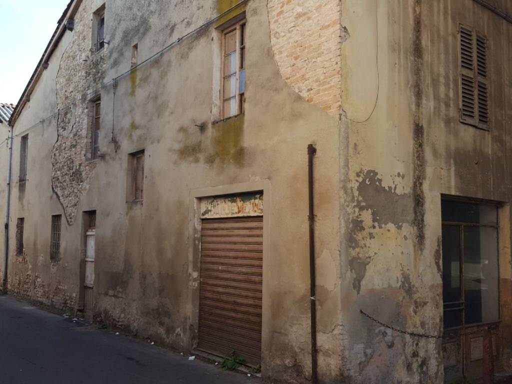 intera palazzina in vendita a San Giorgio Piacentino