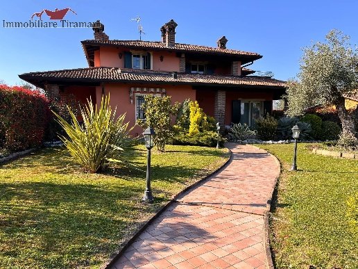 casa indipendente in vendita a San Giorgio Piacentino in zona Viustino