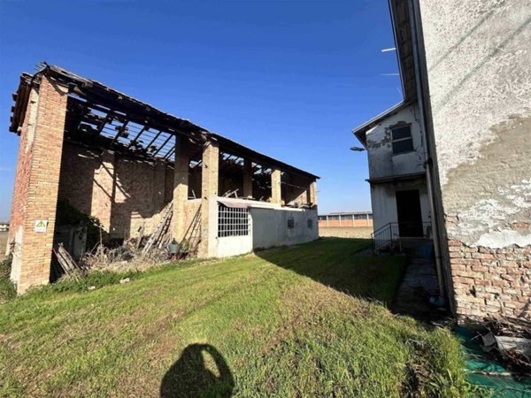 casa indipendente in vendita a San Giorgio Piacentino