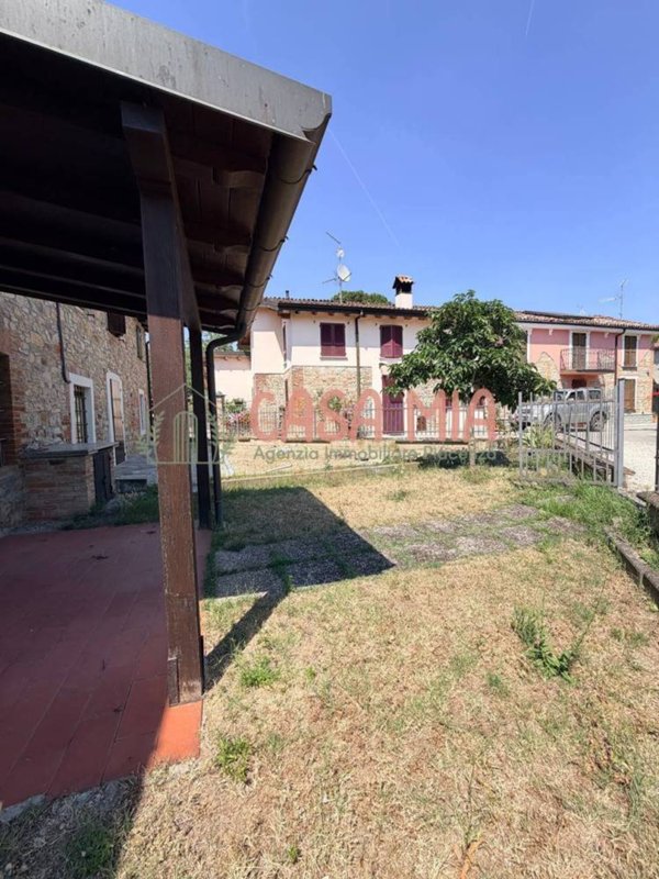 casa indipendente in vendita a San Giorgio Piacentino in zona Viustino