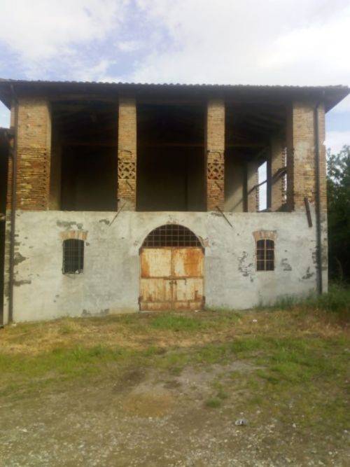 casale in vendita a San Giorgio Piacentino in zona Viustino