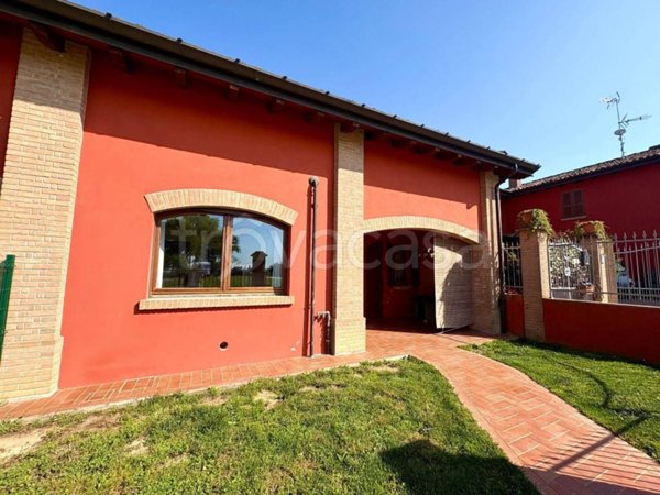 casa indipendente in vendita a San Giorgio Piacentino in zona Viustino