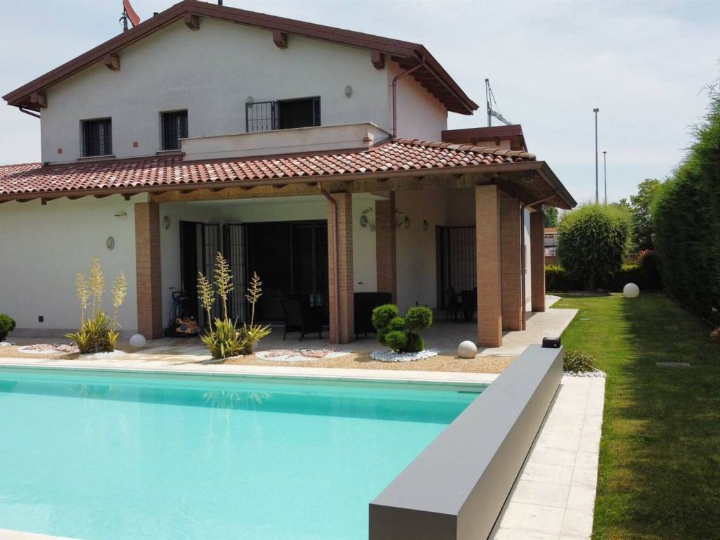 casa indipendente in vendita a Sarmato