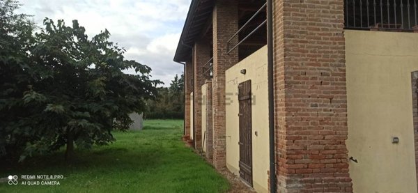 casale in vendita a Sarmato