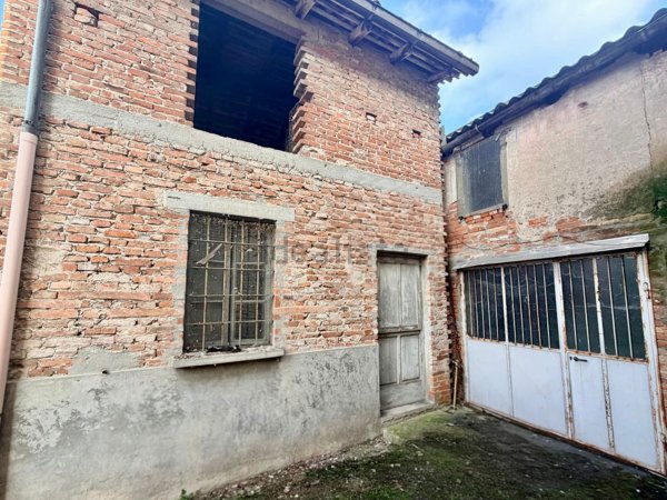 casale in vendita a Sarmato