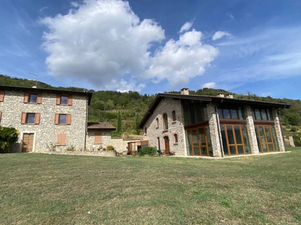 casa indipendente in vendita a Travo