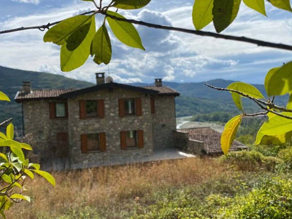 casa indipendente in vendita a Travo