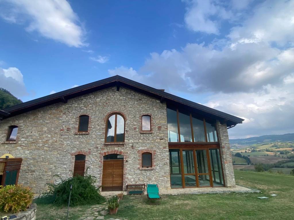 casa indipendente in vendita a Travo in zona Quadrelli