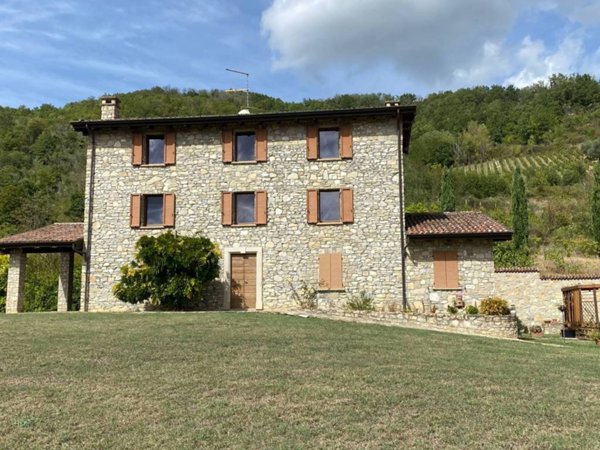 casa indipendente in vendita a Travo